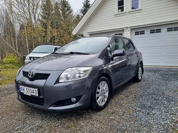 Toyota Auris 2007 photo 2