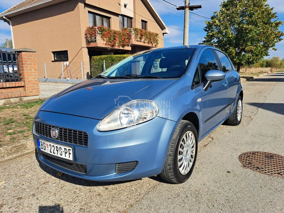 Fiat Grande Punto 2009 photo 2