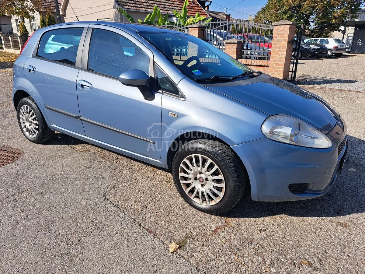 Fiat Grande Punto 2009 photo 3