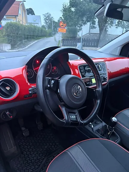 Volkswagen Up 2015 photo 4