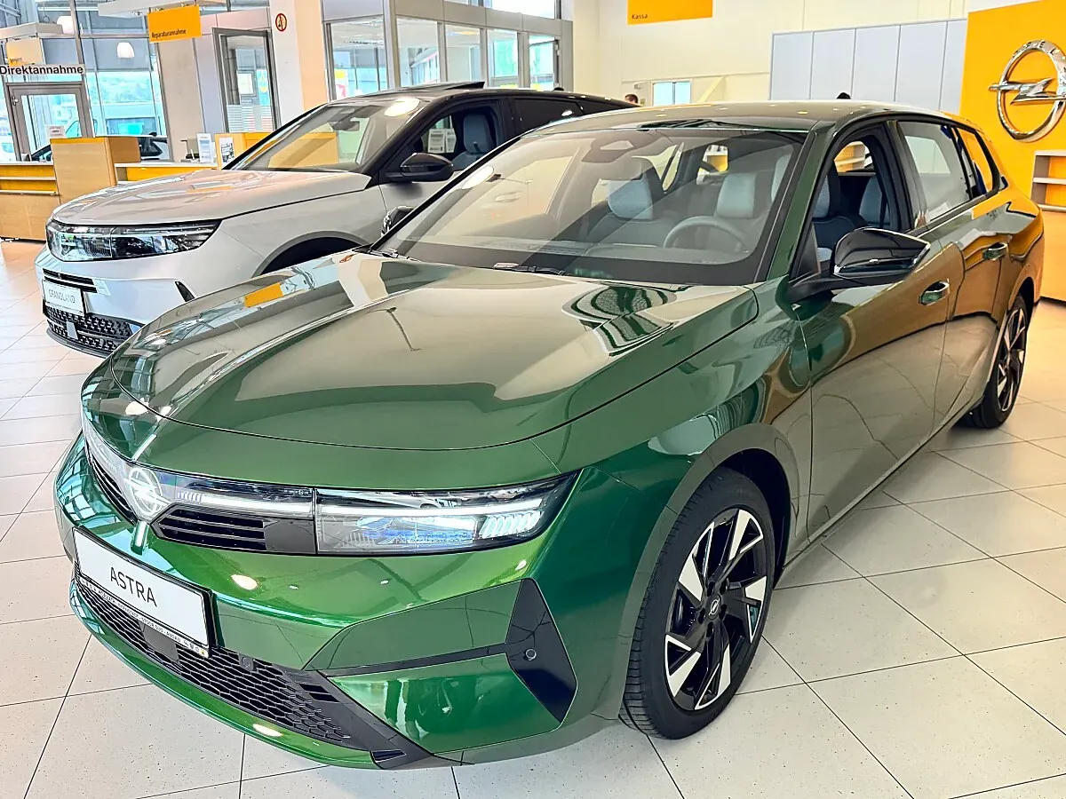 Opel Astra photo 2
