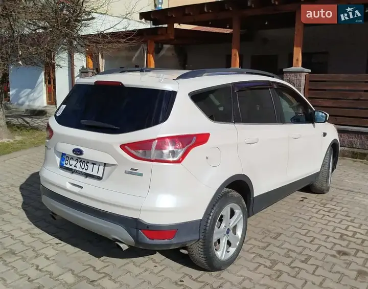 Ford Escape 2016 photo 2