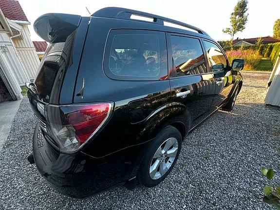 Subaru Forester 2009 photo 2