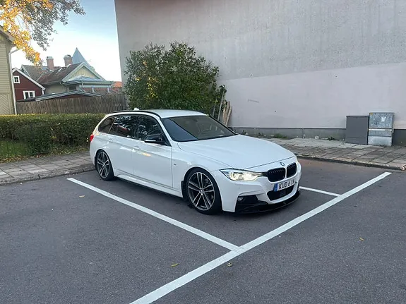 BMW 320I 2019 photo 2