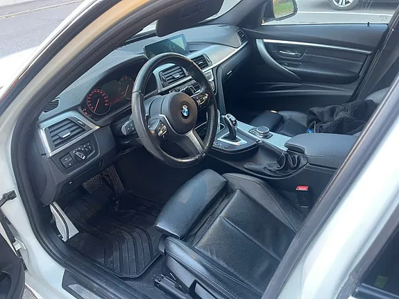 BMW 320I 2019 photo 4