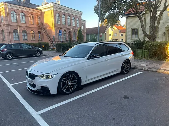 BMW 320I