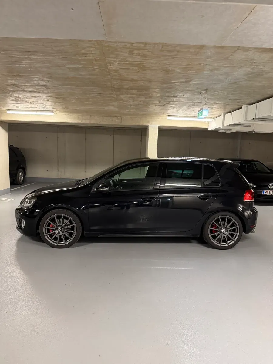 Volkswagen Golf 2011 photo 3