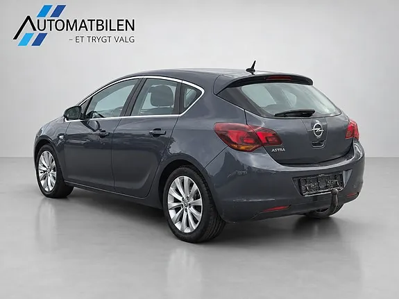 Opel Astra 2010 photo 5