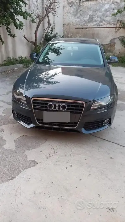 Audi A4 2009 photo 2