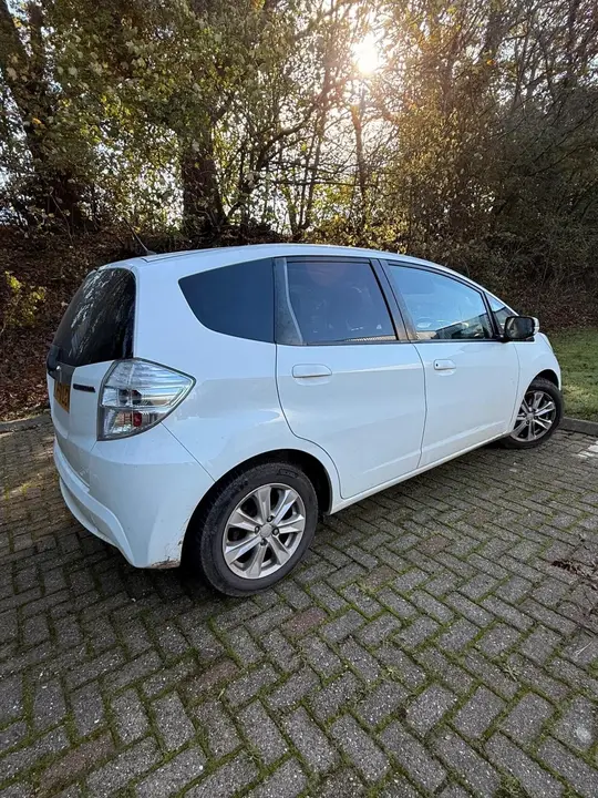Honda Jazz 2011 photo 2