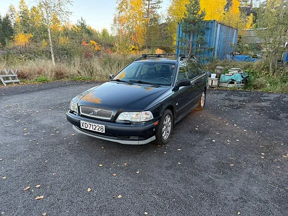 Volvo V40 2000 photo 4