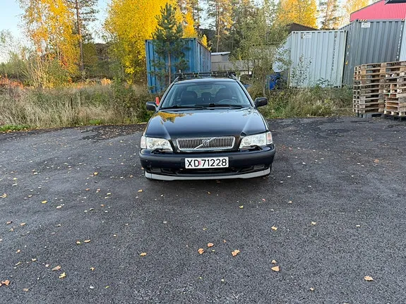 Volvo V40 2000 photo 3