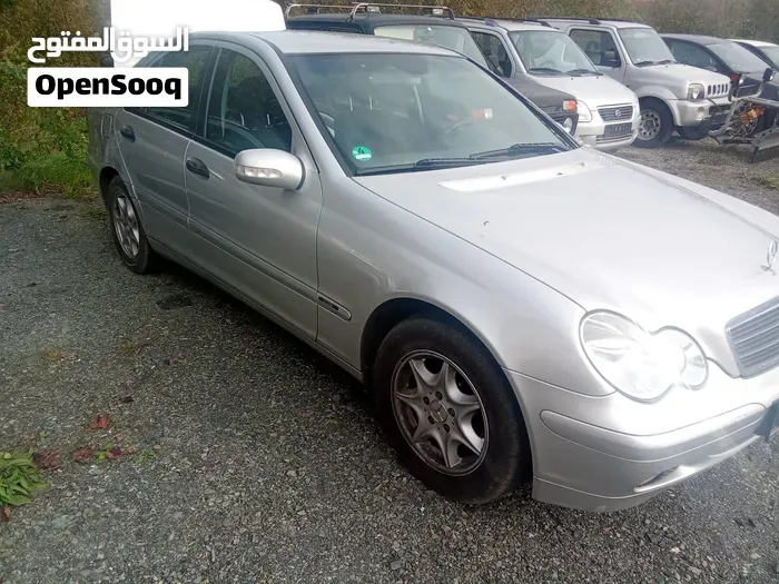 Mercedes-Benz C-Class 2006 photo 2