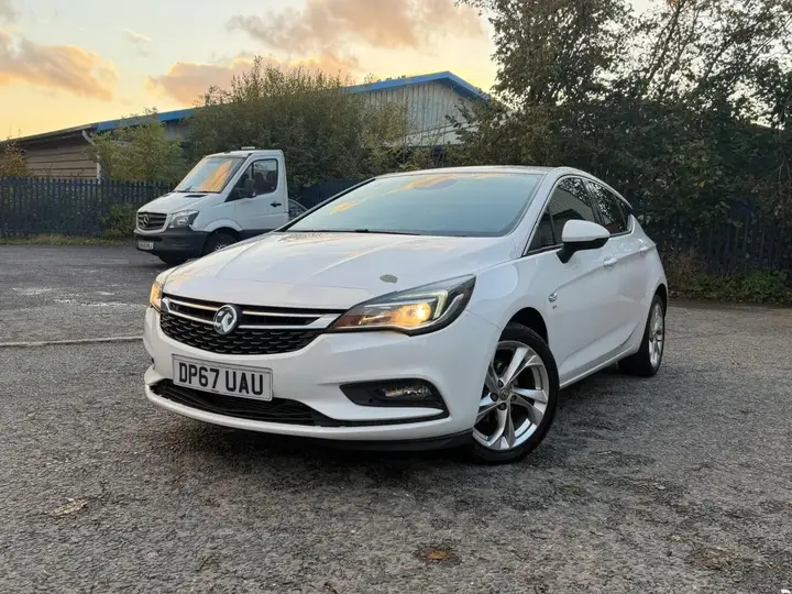 Vauxhall Astra 2018 photo 3