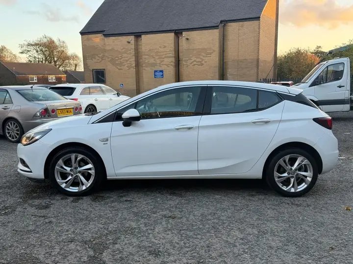 Vauxhall Astra 2018 photo 4