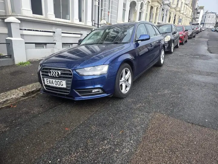 Audi A4 Avant 2014 photo 2