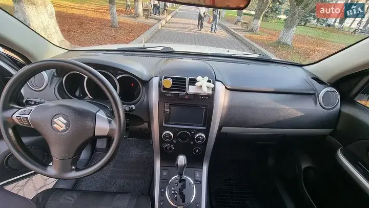 Suzuki Grand Vitara 2012 photo 3