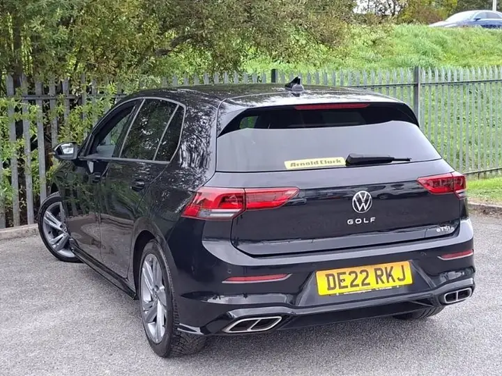 Volkswagen Golf 2022 photo 2