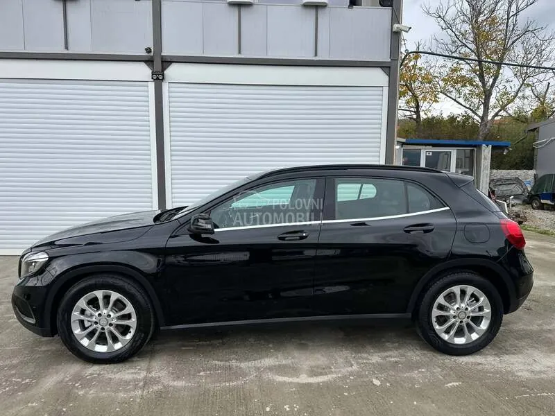 Mercedes-Benz Gla 180 2016 photo 2