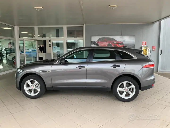 Jaguar F-Pace 2019 photo 2