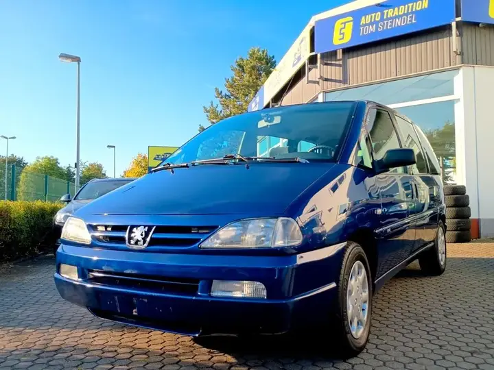 Peugeot 806