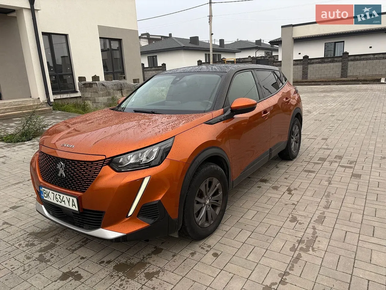 Peugeot E-2008