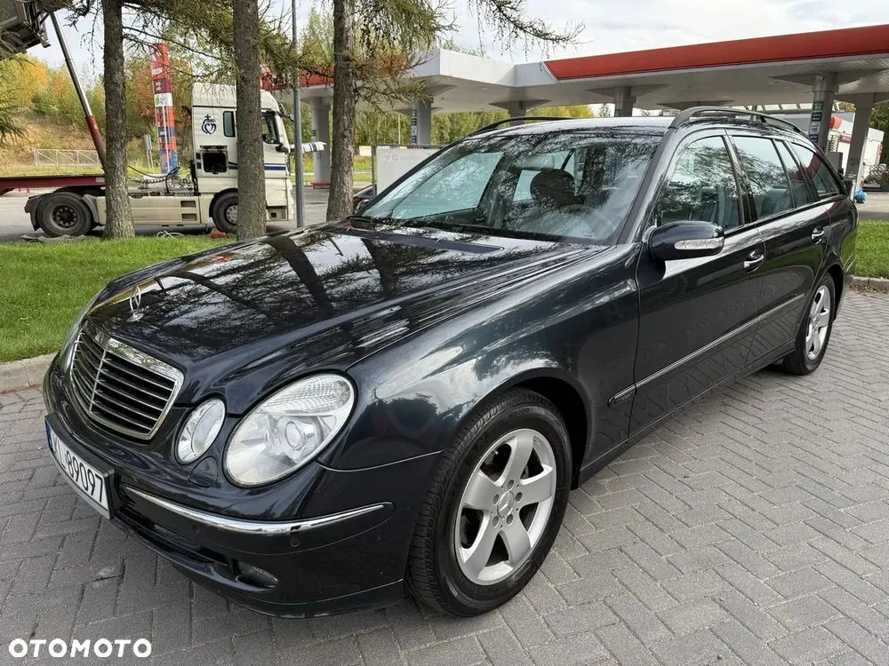 Mercedes-Benz E-Class 2005 photo 3