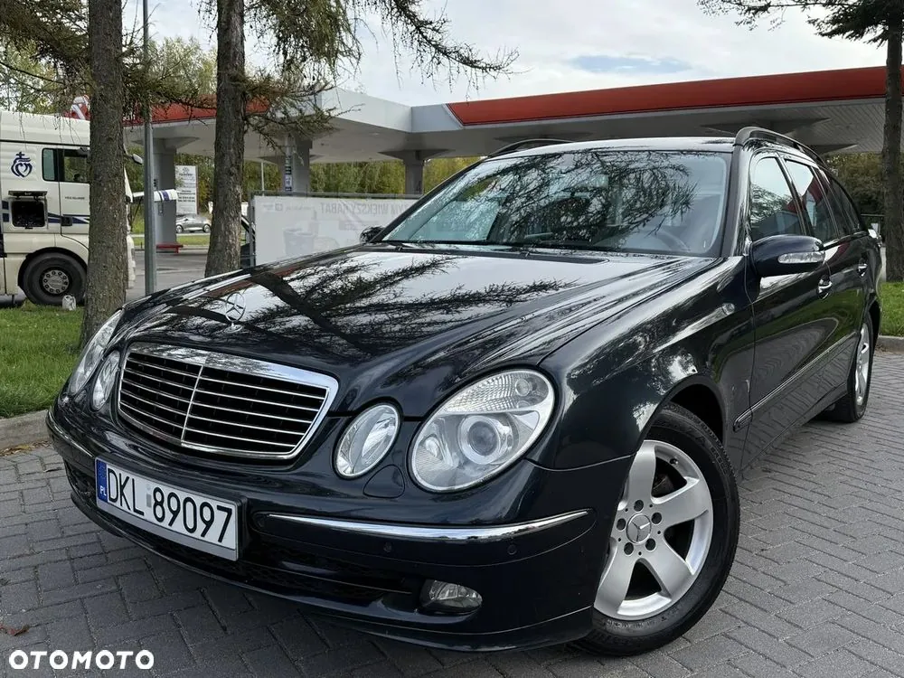 Mercedes-Benz E-Class 2005 photo 2