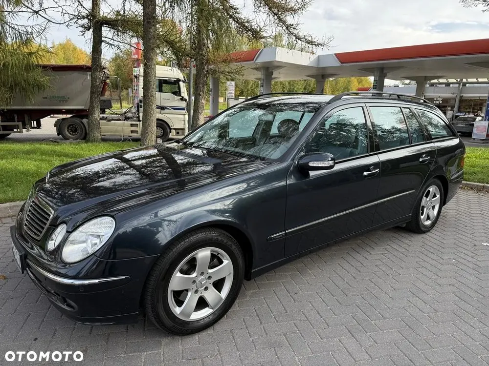 Mercedes-Benz E-Class 2005 photo 4
