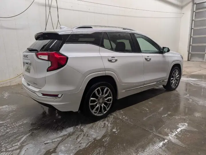 GMC Terrain 2023 photo 3