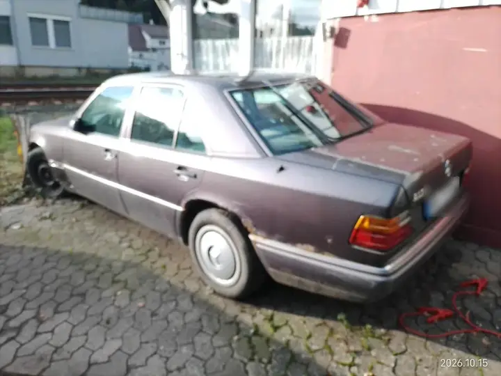 Mercedes-Benz 200D