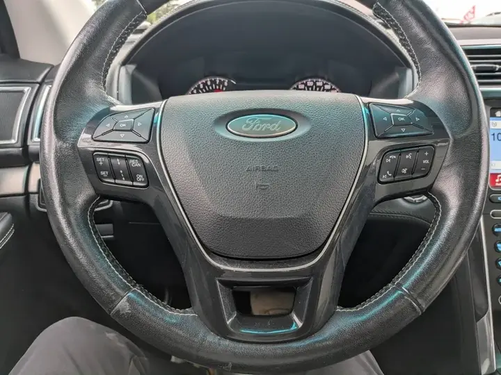 Ford Explorer 2017 photo 5