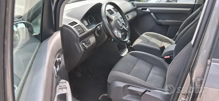 Volkswagen Touran 2014 photo 3
