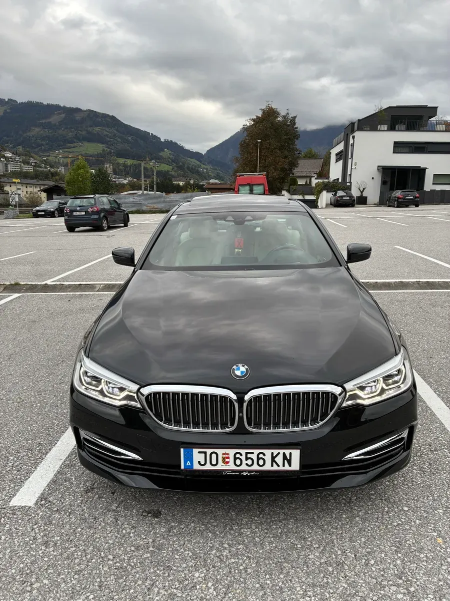 BMW 5 Series 2017 photo 2