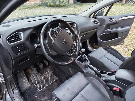 Citroen C4 2011 photo 3