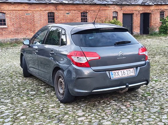 Citroen C4 2011 photo 2
