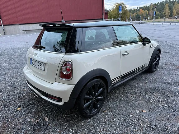 Mini Cooper S 2011 photo 4