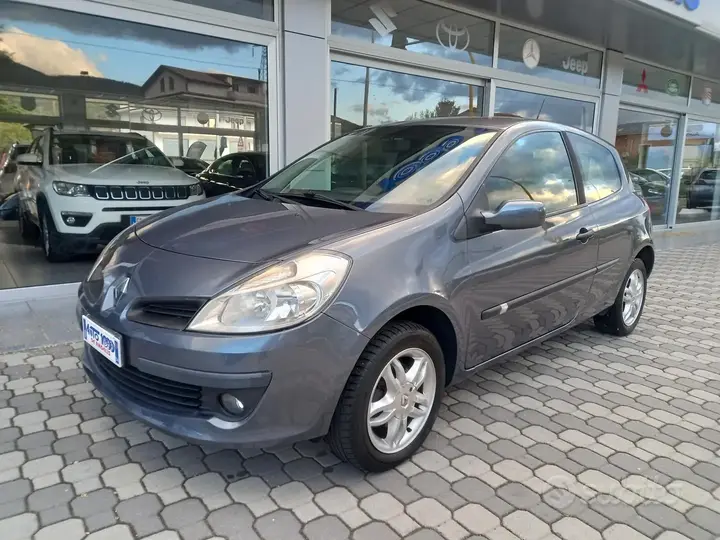 Renault Clio 2006 photo 3