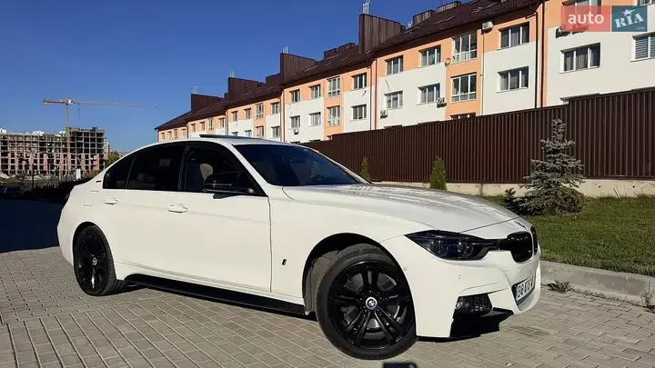 BMW 3 Series 2017 photo 4