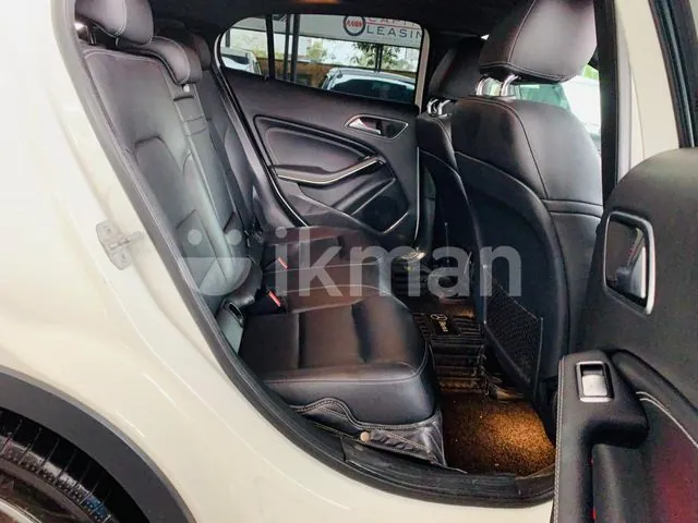 Mercedes-Benz Gla 180 2017 photo 2