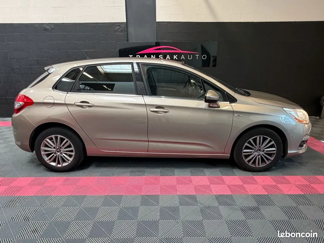 Citroen C4 2011 photo 2