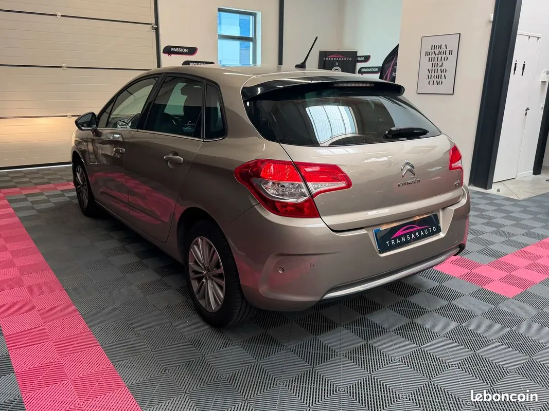 Citroen C4 2011 photo 5