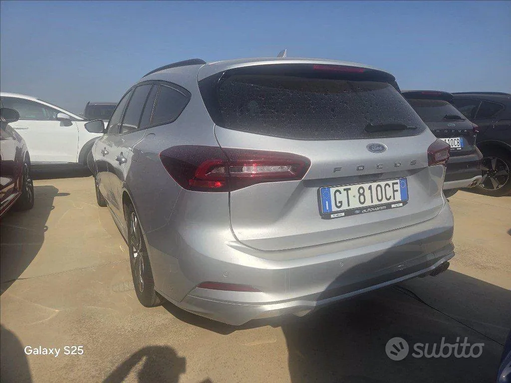 Ford Focus 2024 photo 2