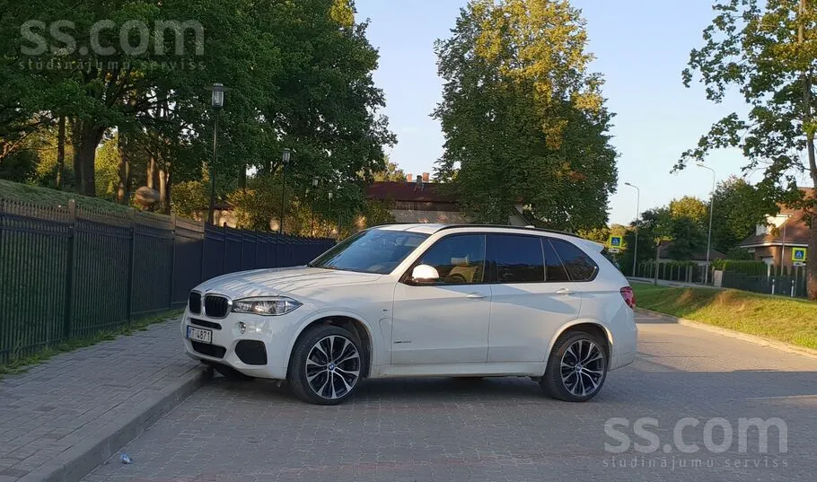 BMW X5 2016 photo 2
