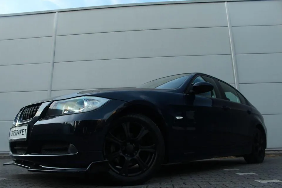 BMW 318I E90