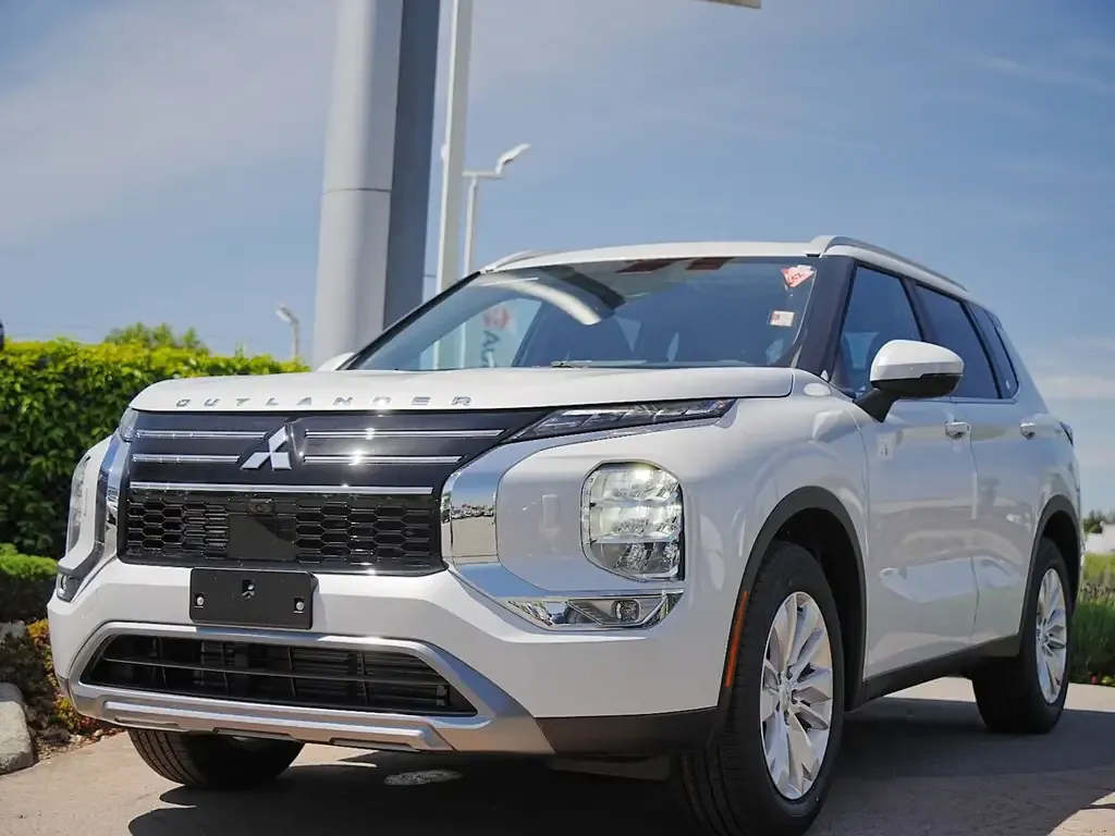 Mitsubishi Outlander 2026 photo 2