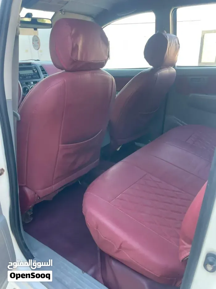 Toyota Hilux 2010 photo 3
