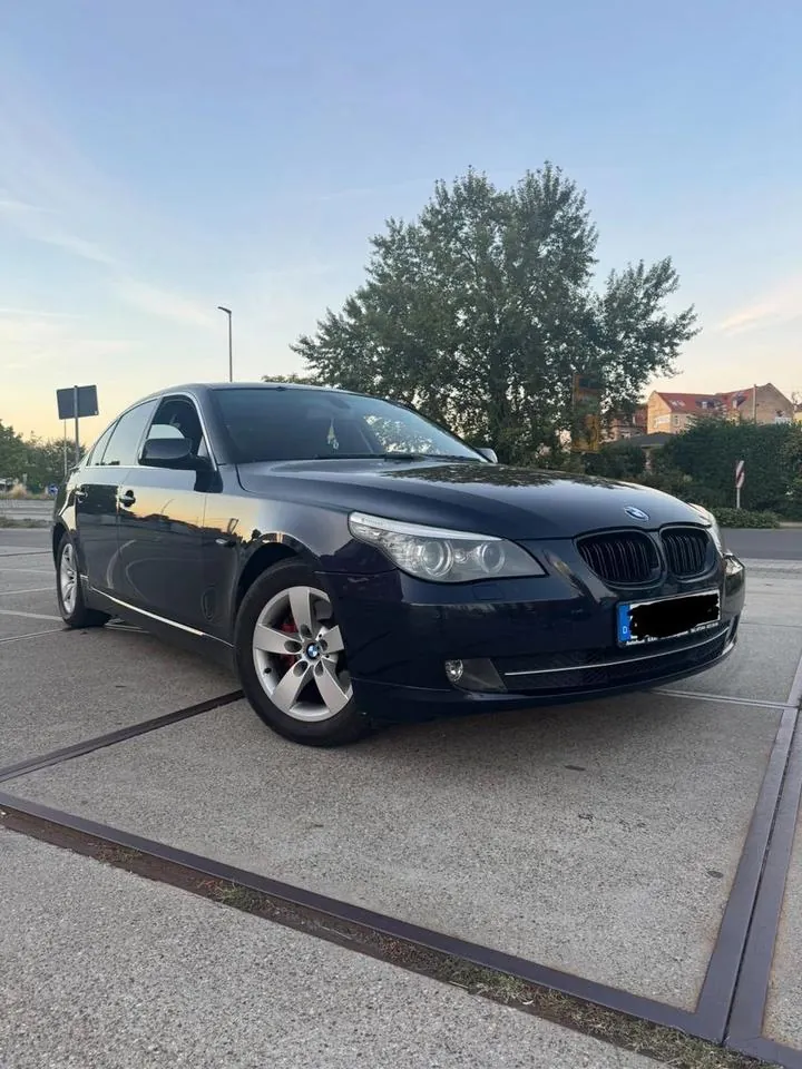 BMW 523I
