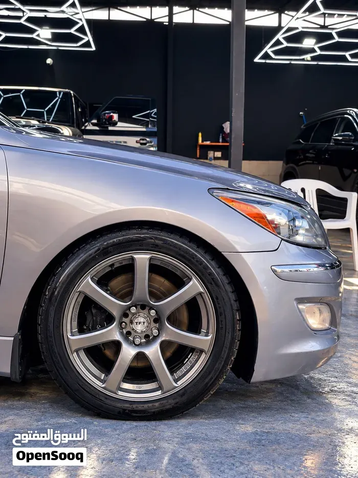 Genesis G80 2013 photo 2