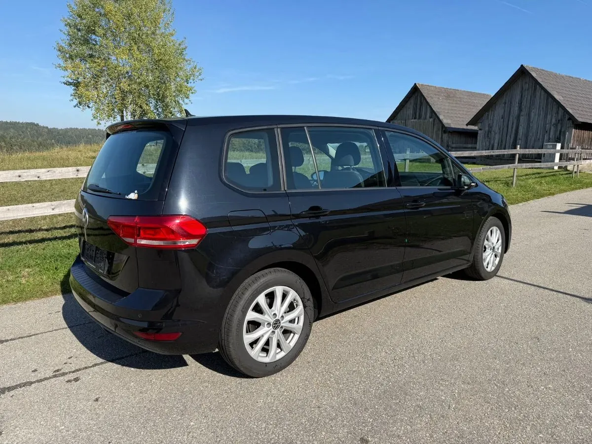 Volkswagen Touran 2019 photo 2